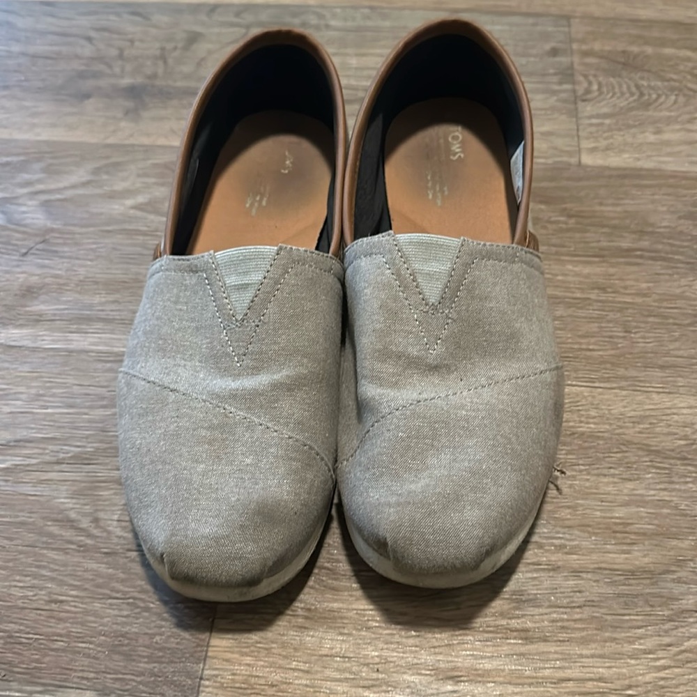 Tom’s size 13 (Gray - Used) men’s